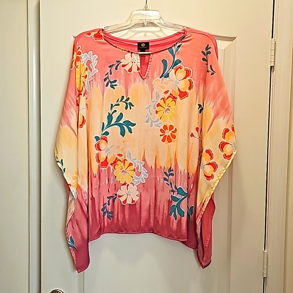 Women's Tropical Design Blouse NWOT